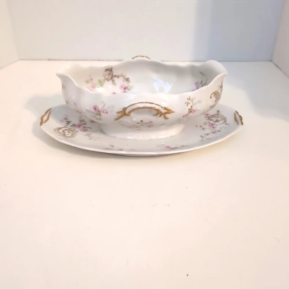 HAVILAND LIMOGES‎ Floral GRAVY BOAT 1900-1919 France Antique